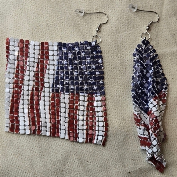 American Flag Mesh Earrings - Picture 3 of 4